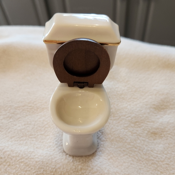 Vintage Porcelain 3-PC White & Gold Bathroom Set Tub Sink Toilet - Picture 3 of 6